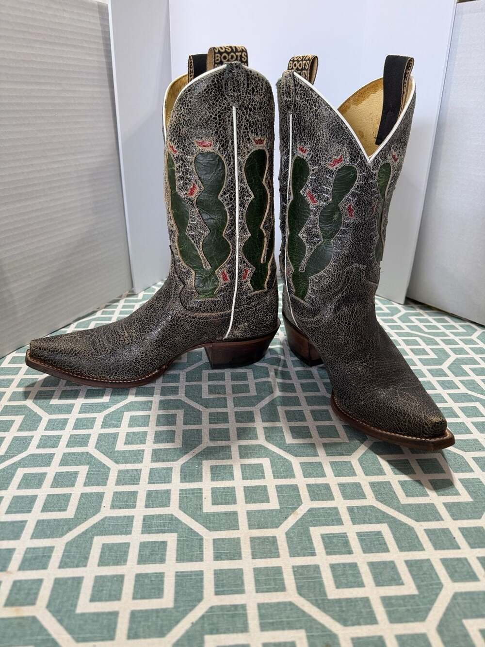 Justin Vintage Cactus Inlay Snip Toe Western Cowboy Boots L4452 Size 8.5B